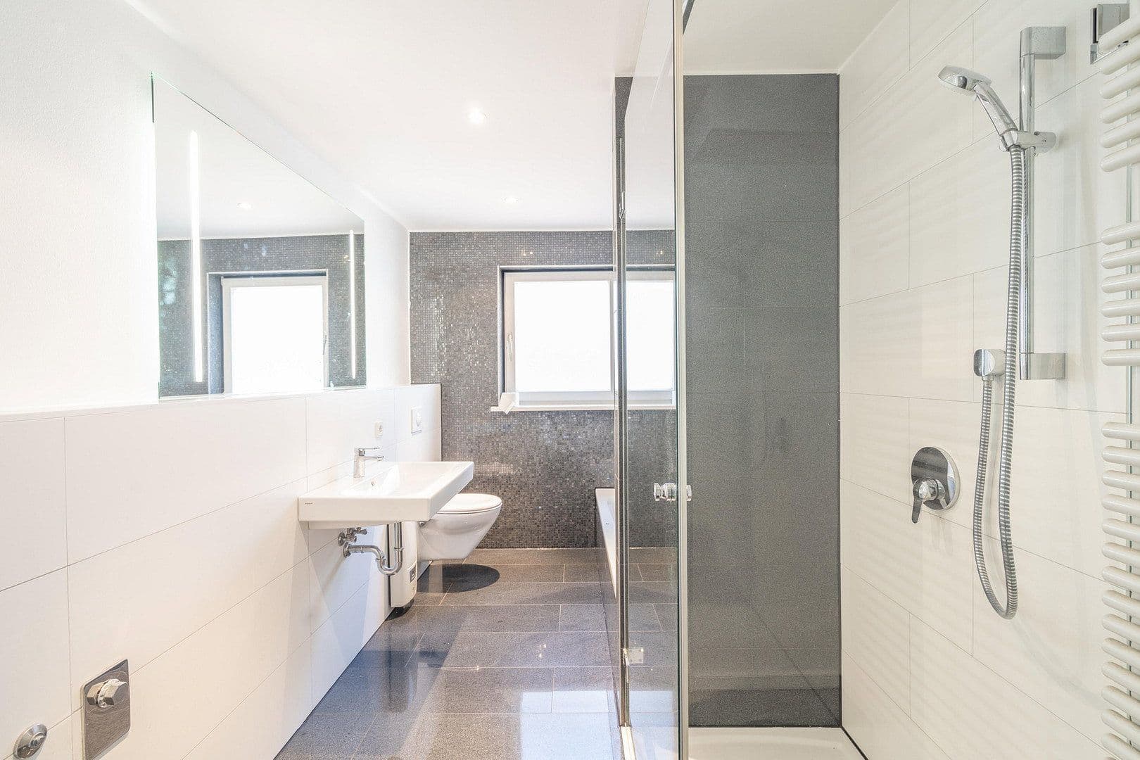 Pronájem bytu 3+1 125 m², Am Stadtberg 28, Dillingen an der Donau, Bavorsko Pronájem bytu 3+1 125 m², Am Stadtberg 28, Dillingen an der Donau, Bavorsko