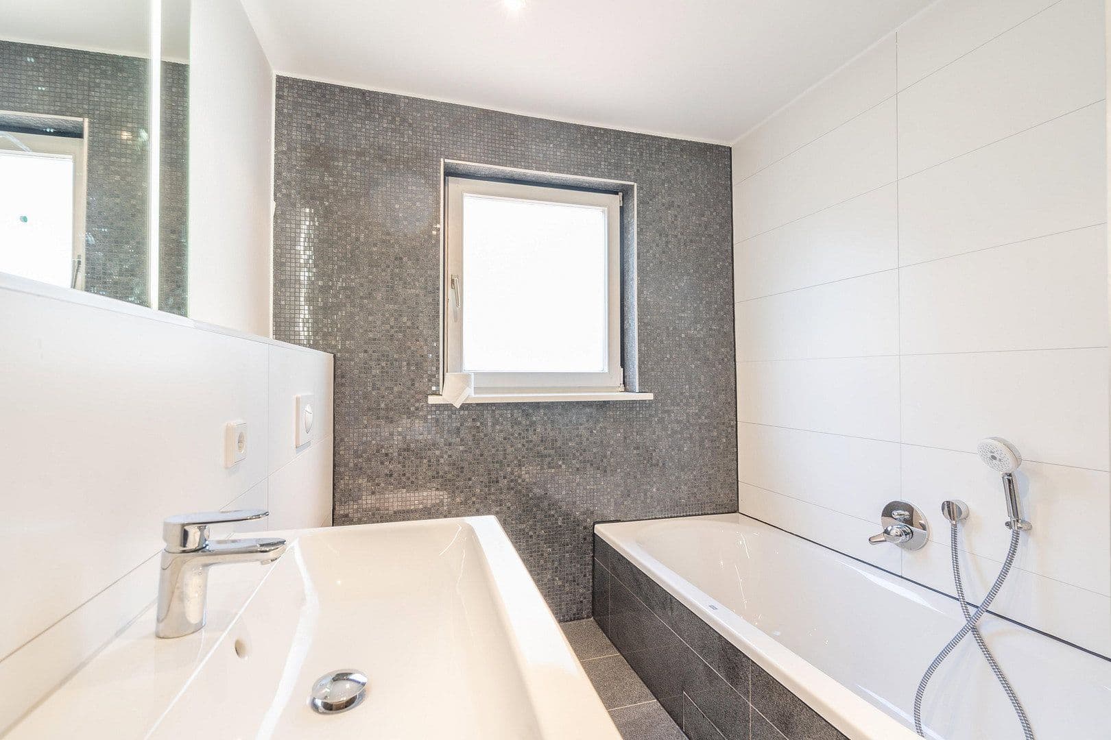 Pronájem bytu 3+1 125 m², Am Stadtberg 28, Dillingen an der Donau, Bavorsko Pronájem bytu 3+1 125 m², Am Stadtberg 28, Dillingen an der Donau, Bavorsko