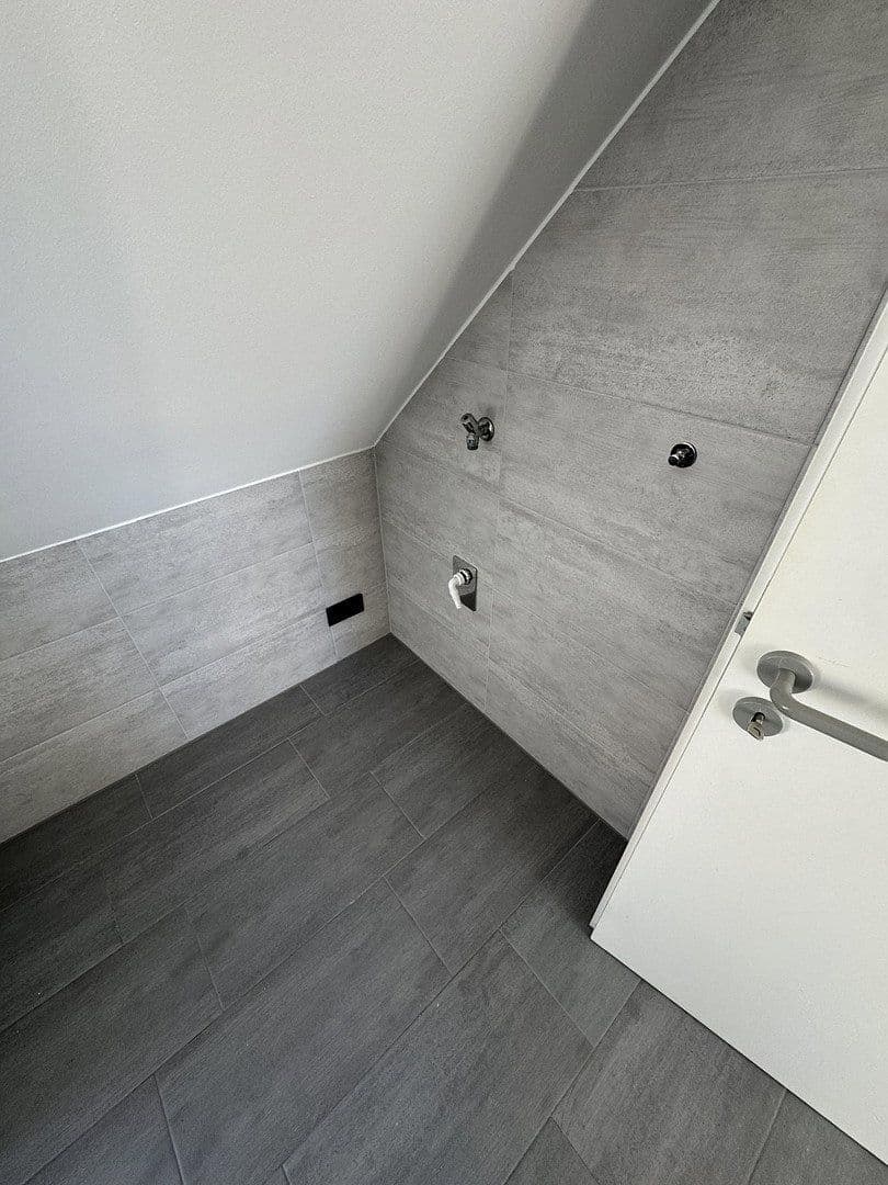 Prodej bytu 3+1 75 m², Sonnenallee 20, Magdeburg, Sasko-Anhaltsko Prodej bytu 3+1 75 m², Sonnenallee 20, Magdeburg, Sasko-Anhaltsko