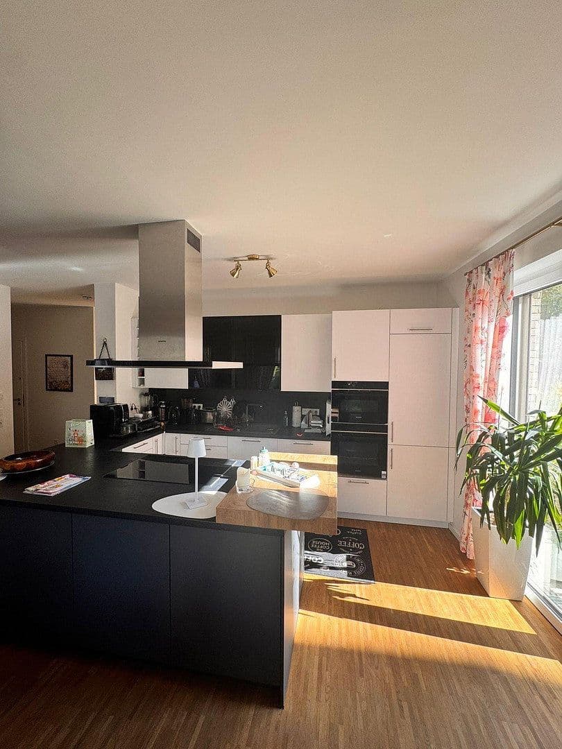Pronájem bytu 5+1 127 m², Moislinger Allee 9h, Lübeck, Šlesvicko-Holštýnsko Pronájem bytu 5+1 127 m², Moislinger Allee 9h, Lübeck, Šlesvicko-Holštýnsko