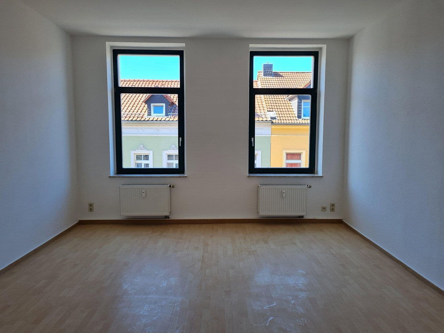 Pronájem bytu 3+1 84 m², Schweizergartenstraße 5, Wurzen, Sasko Pronájem bytu 3+1 84 m², Schweizergartenstraße 5, Wurzen, Sasko