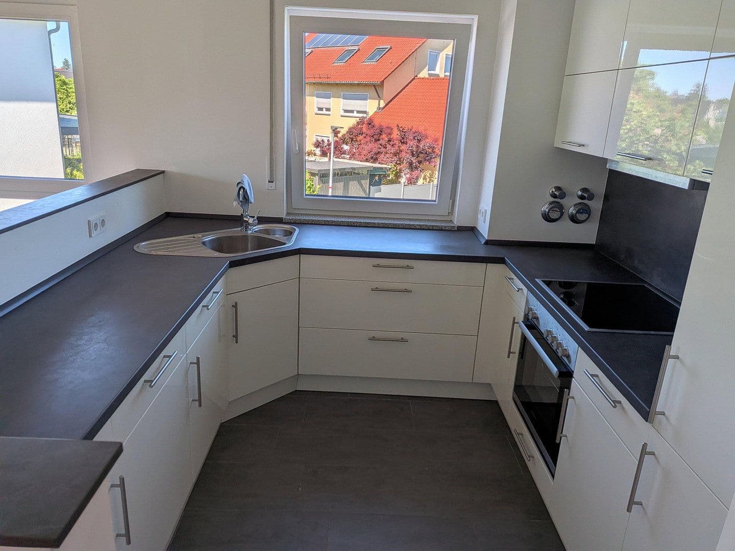 Pronájem bytu 3+1 90 m², Roßtal, Bavorsko Pronájem bytu 3+1 90 m², Roßtal, Bavorsko