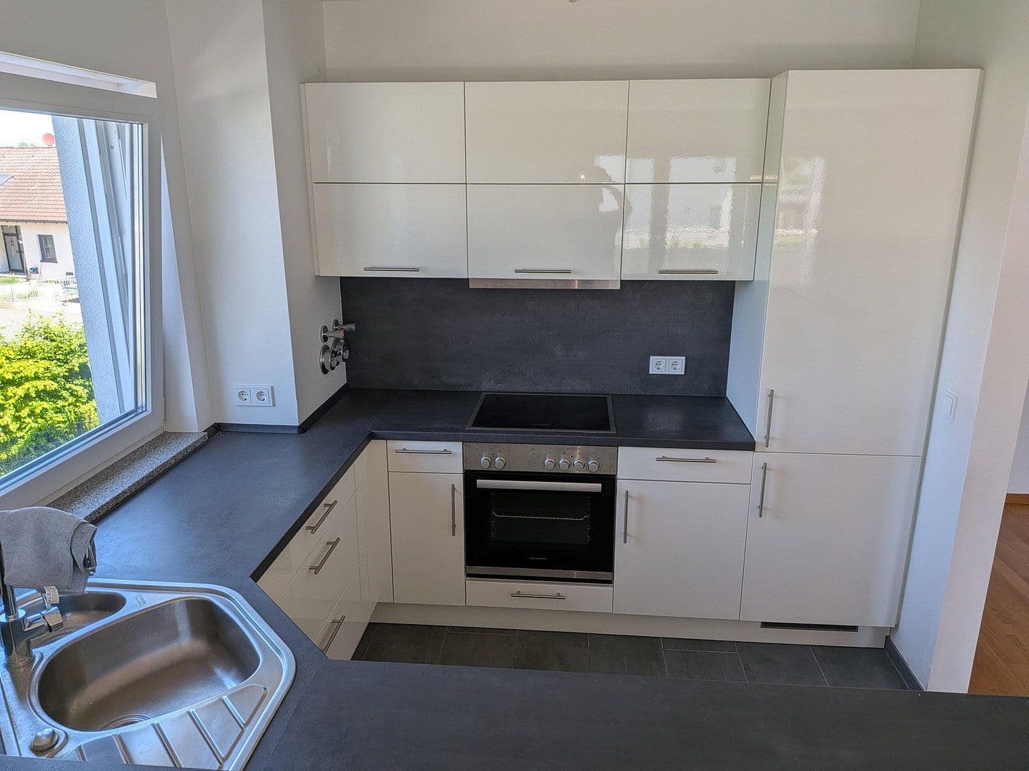 Pronájem bytu 3+1 90 m², Roßtal, Bavorsko Pronájem bytu 3+1 90 m², Roßtal, Bavorsko