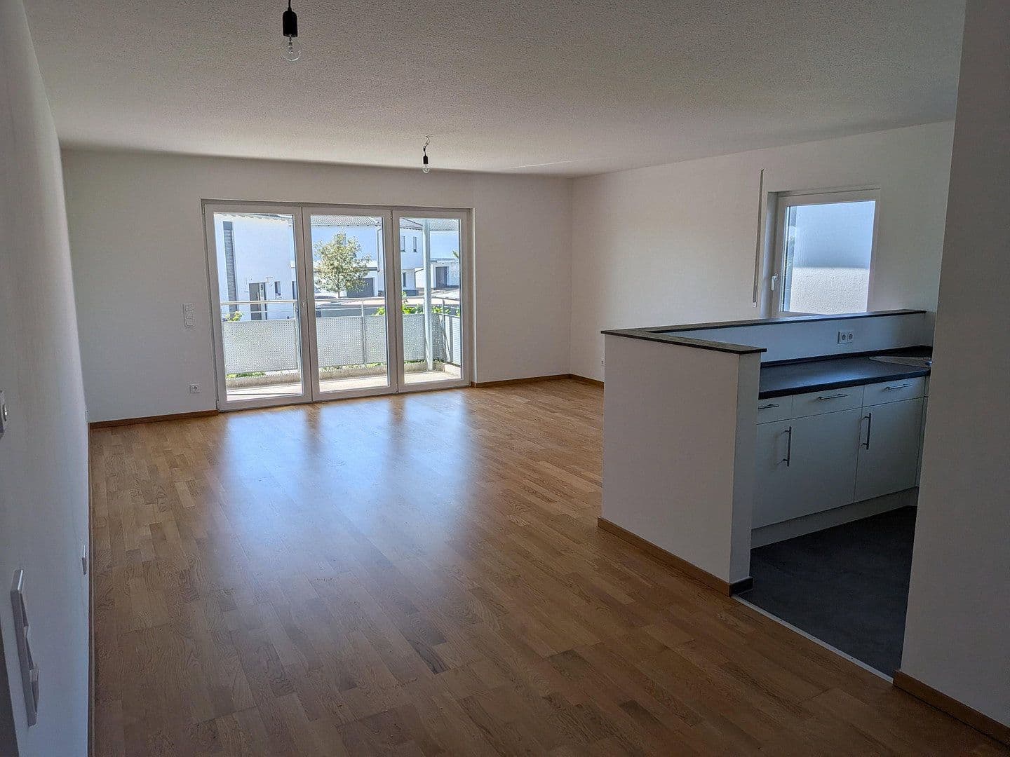 Pronájem bytu 3+1 90 m², Roßtal, Bavorsko Pronájem bytu 3+1 90 m², Roßtal, Bavorsko