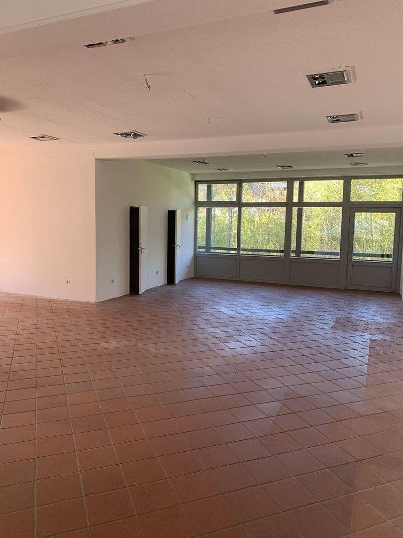 Pronájem nebytového prostoru 240 m², Bodenmais, Bavorsko Pronájem nebytového prostoru 240 m², Bodenmais, Bavorsko