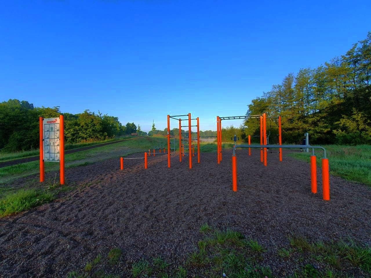 Prodej domu 200 m², pozemek 760 m², Rhauderfehn, Dolní Sasko Prodej domu 200 m², pozemek 760 m², Rhauderfehn, Dolní Sasko