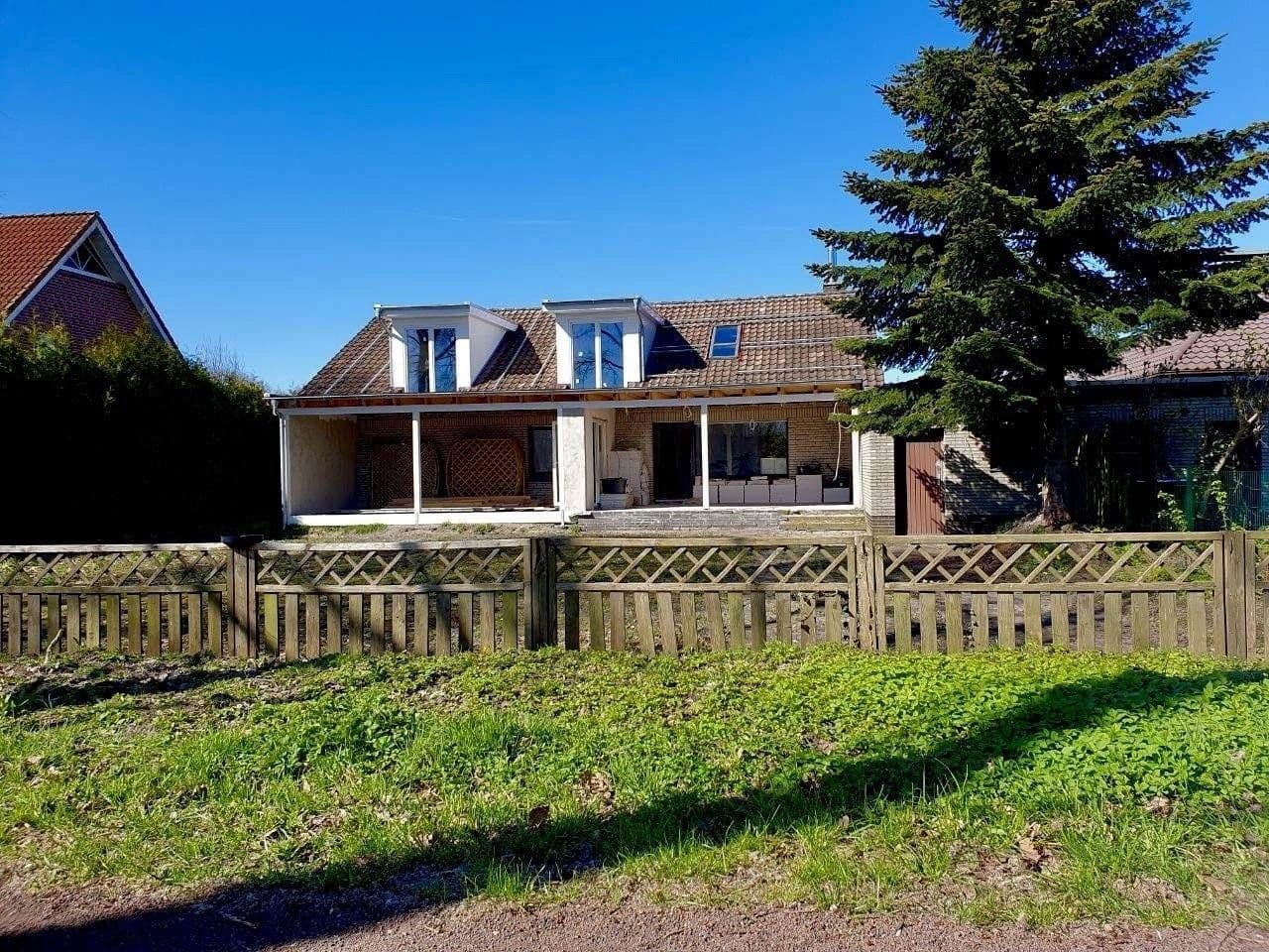 Prodej domu 200 m², pozemek 760 m², Rhauderfehn, Dolní Sasko Prodej domu 200 m², pozemek 760 m², Rhauderfehn, Dolní Sasko