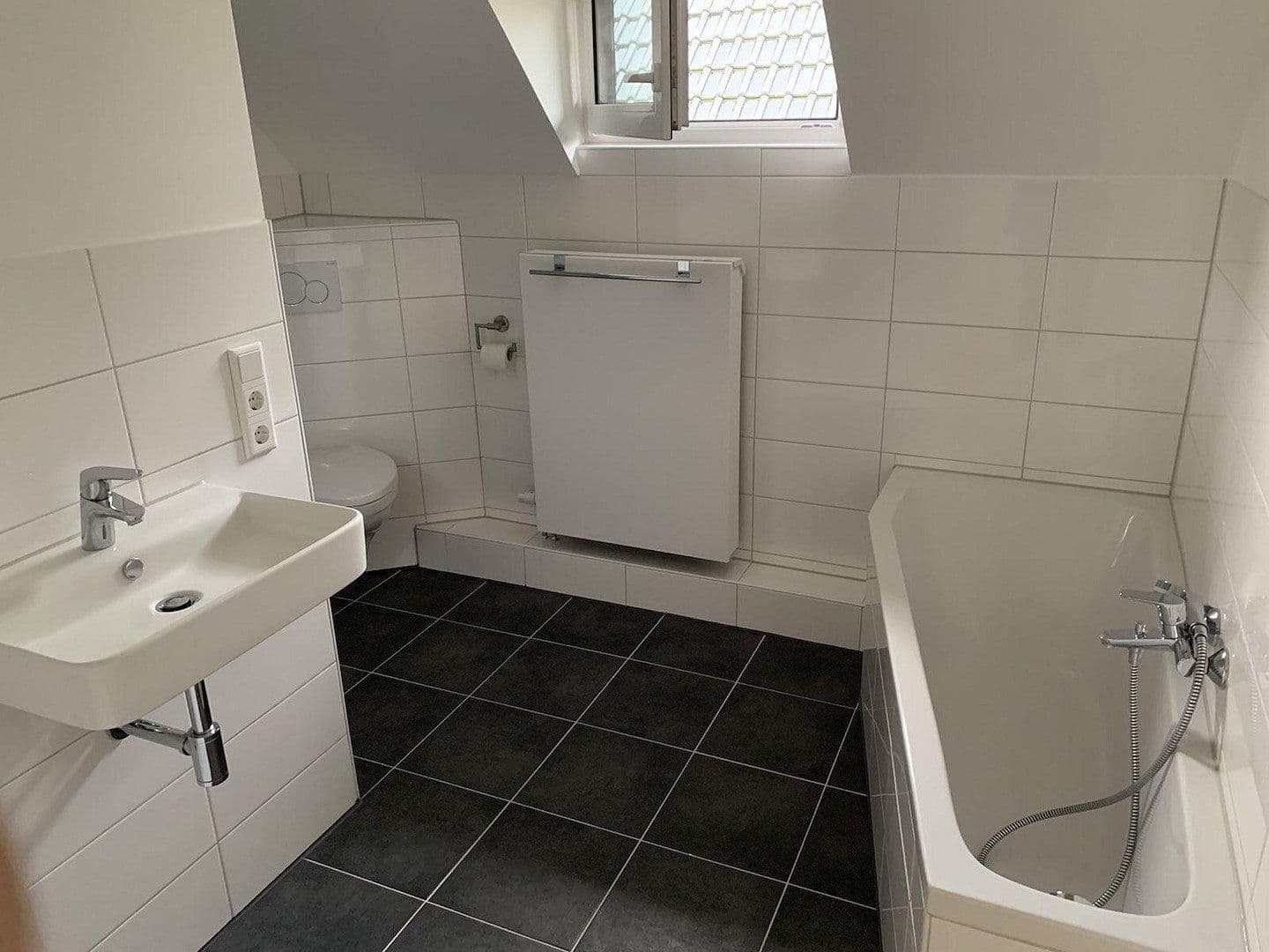 Pronájem bytu 3+1 60 m², Friedberg (Hessen), Hessen Pronájem bytu 3+1 60 m², Friedberg (Hessen), Hessen