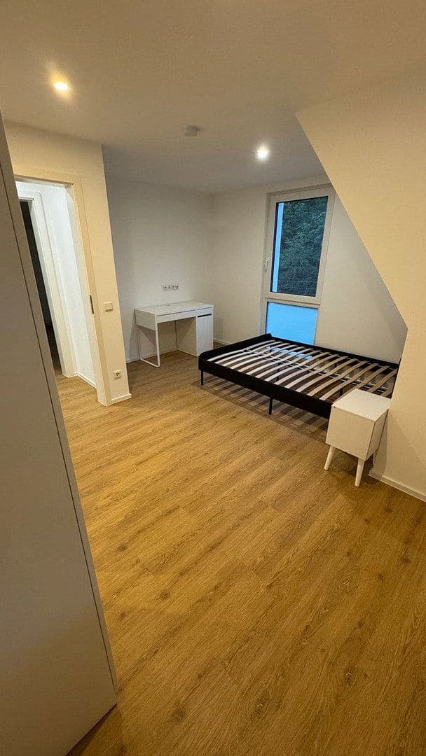 Pronájem bytu 4+1 80 m², Böblinger Straße 334, Stuttgart, Bádensko-Württembersko Pronájem bytu 4+1 80 m², Böblinger Straße 334, Stuttgart, Bádensko-Württembersko