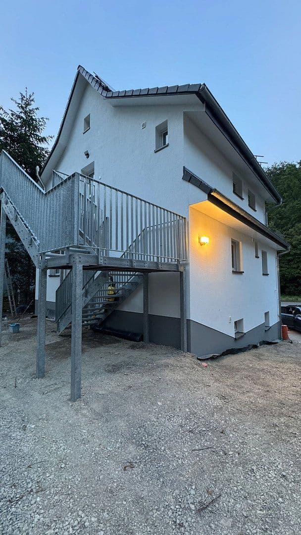 Pronájem bytu 4+1 80 m², Böblinger Straße 334, Stuttgart, Bádensko-Württembersko Pronájem bytu 4+1 80 m², Böblinger Straße 334, Stuttgart, Bádensko-Württembersko
