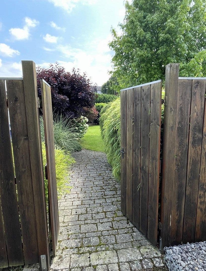 Prodej domu 180 m², pozemek 662 m², Limburg an der Lahn, Hessen Prodej domu 180 m², pozemek 662 m², Limburg an der Lahn, Hessen