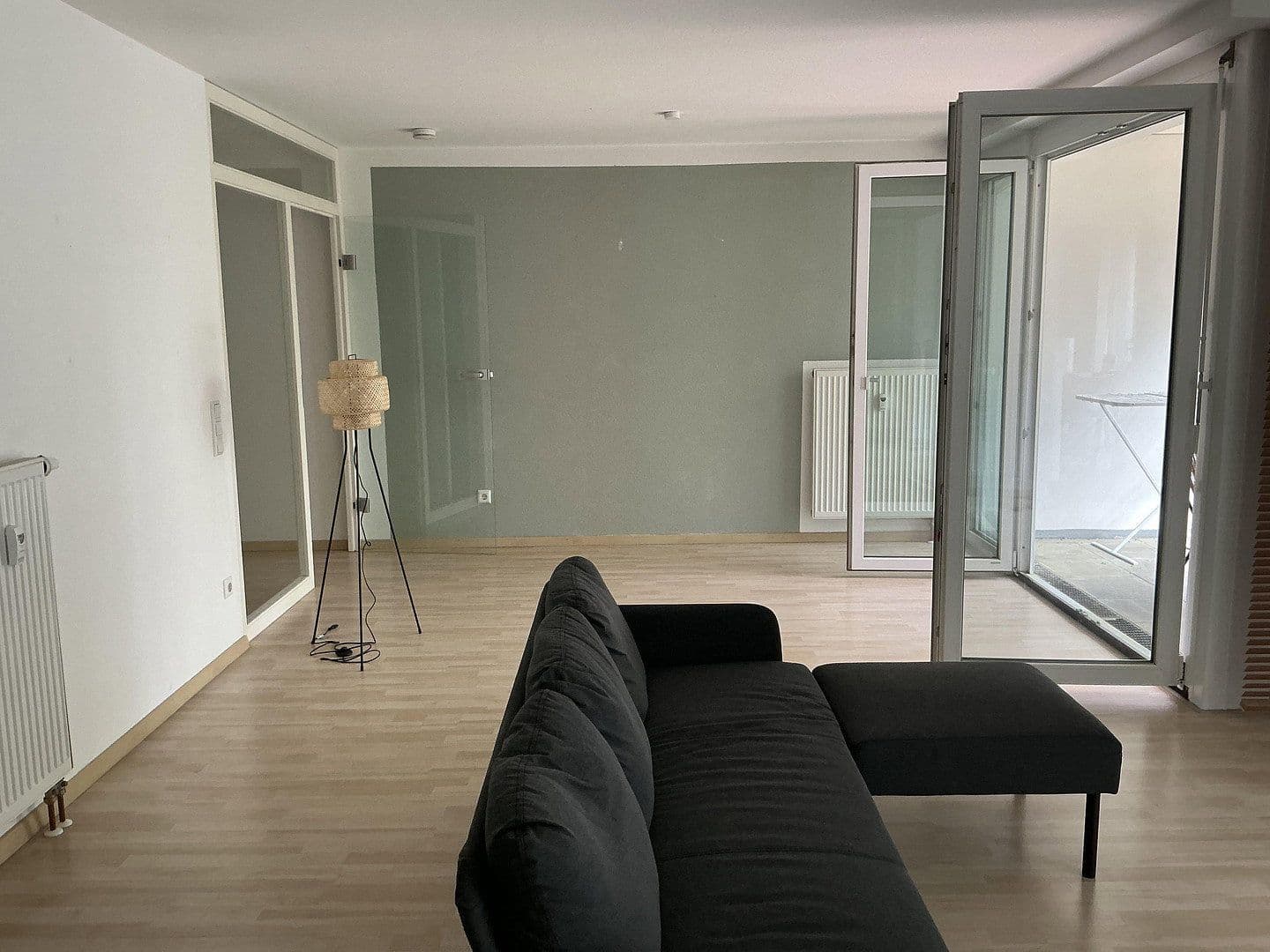 Pronájem bytu 2+1 75 m², Nürtingen, Bádensko-Württembersko Pronájem bytu 2+1 75 m², Nürtingen, Bádensko-Württembersko