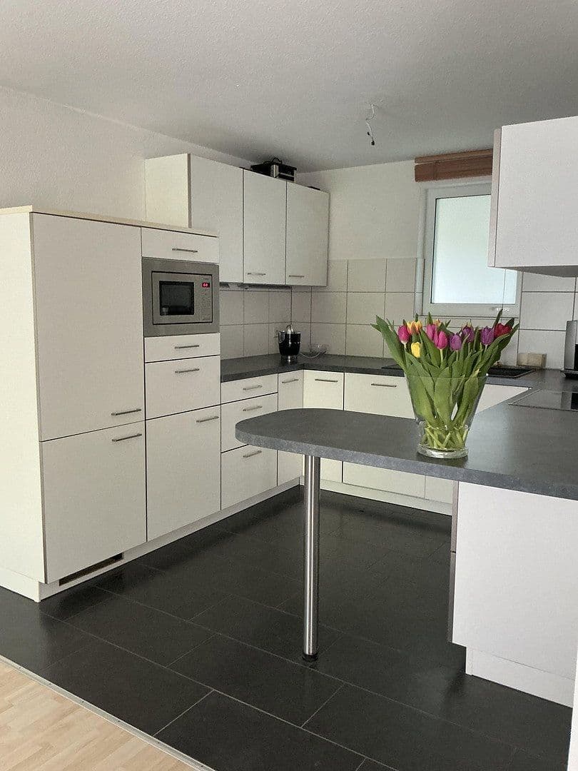Pronájem bytu 2+1 75 m², Nürtingen, Bádensko-Württembersko Pronájem bytu 2+1 75 m², Nürtingen, Bádensko-Württembersko