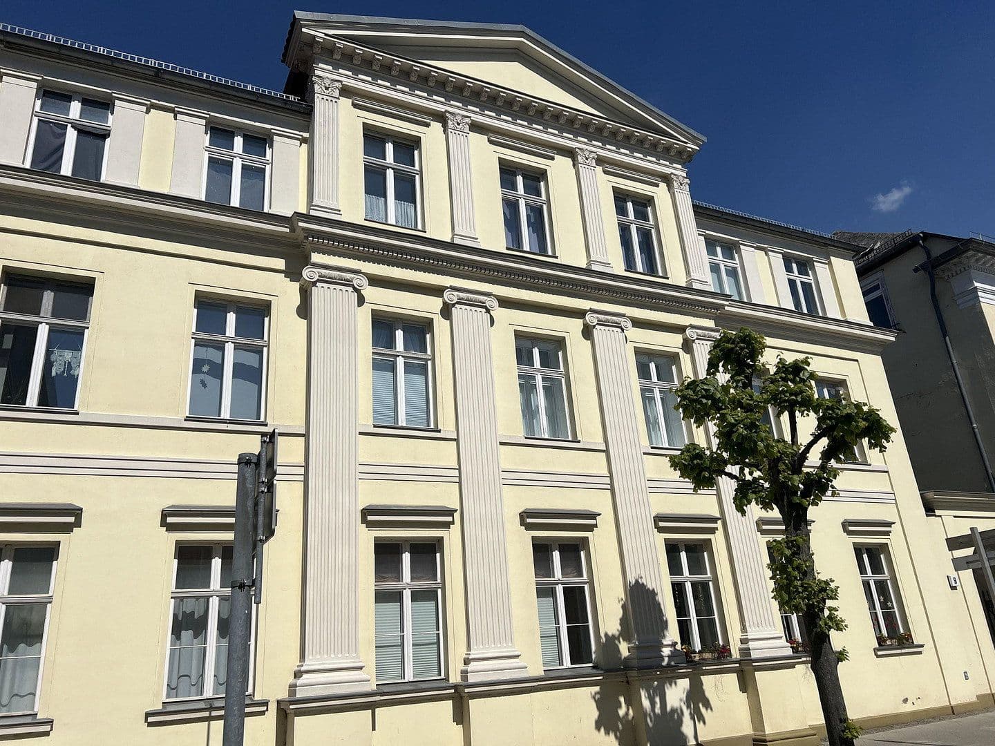 Prodej bytu 2+1 71 m², Schloßstr. 9, Nové Střelice, Mecklenburg-Vorpommern Prodej bytu 2+1 71 m², Schloßstr. 9, Nové Střelice, Mecklenburg-Vorpommern