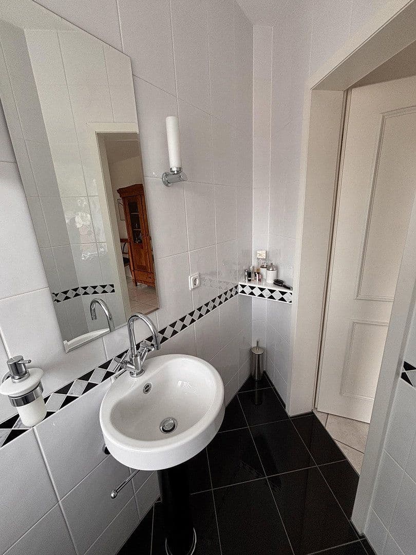 Prodej domu 198 m², pozemek 747 m², Herborn, Hessen Prodej domu 198 m², pozemek 747 m², Herborn, Hessen