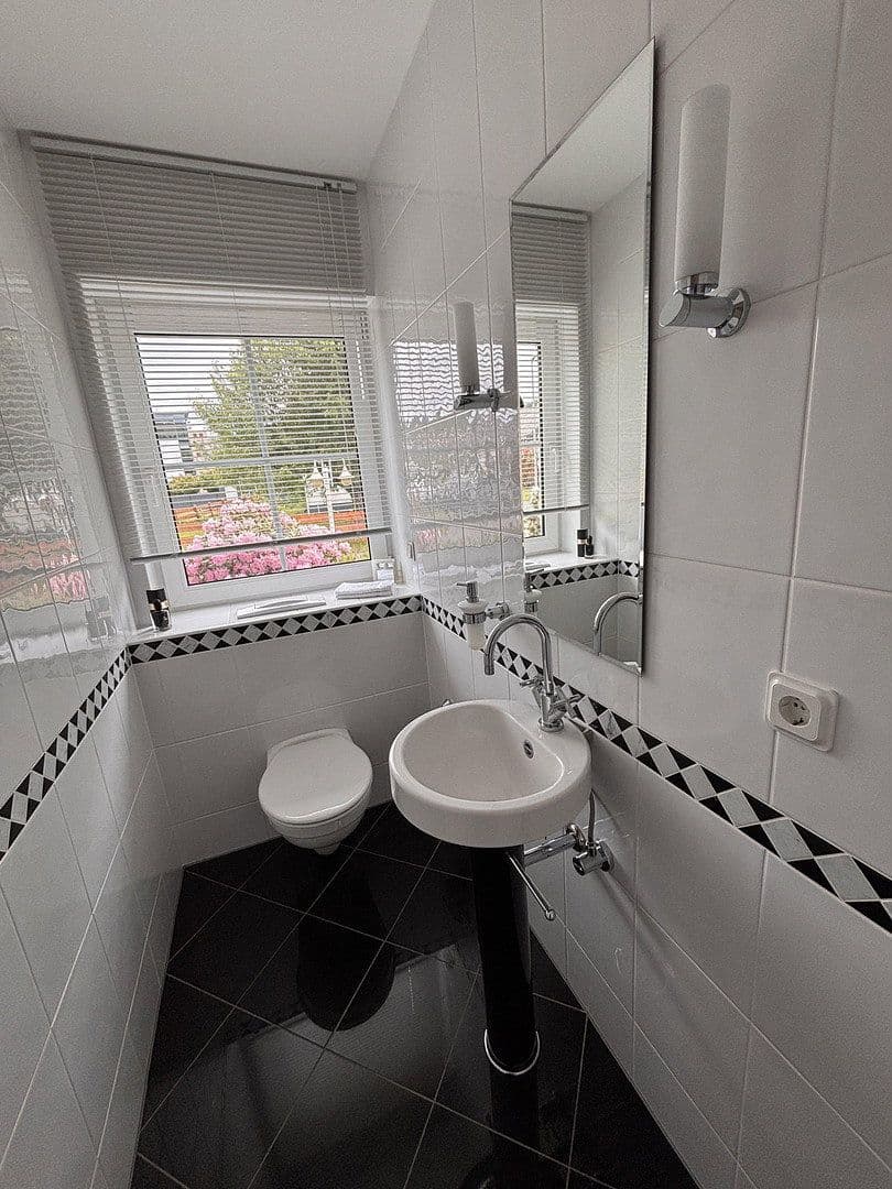 Prodej domu 198 m², pozemek 747 m², Herborn, Hessen Prodej domu 198 m², pozemek 747 m², Herborn, Hessen
