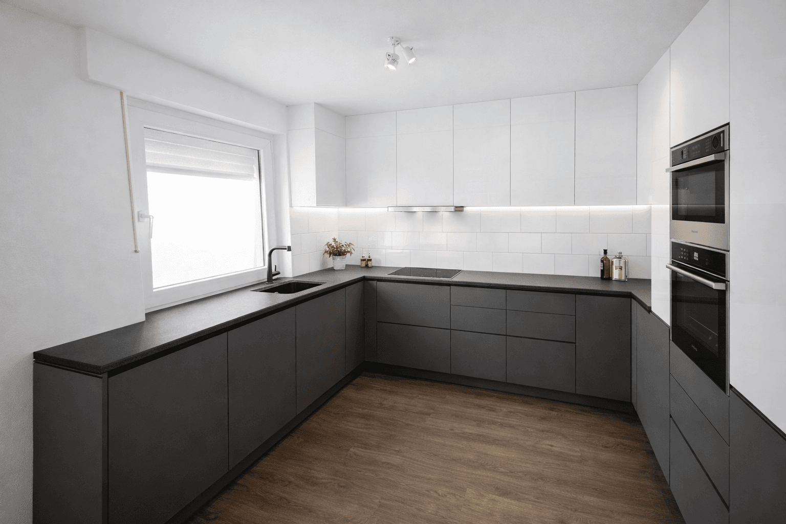 Prodej bytu 3+1 71 m², Köln, Severní Porýní-Vestfálsko Prodej bytu 3+1 71 m², Köln, Severní Porýní-Vestfálsko