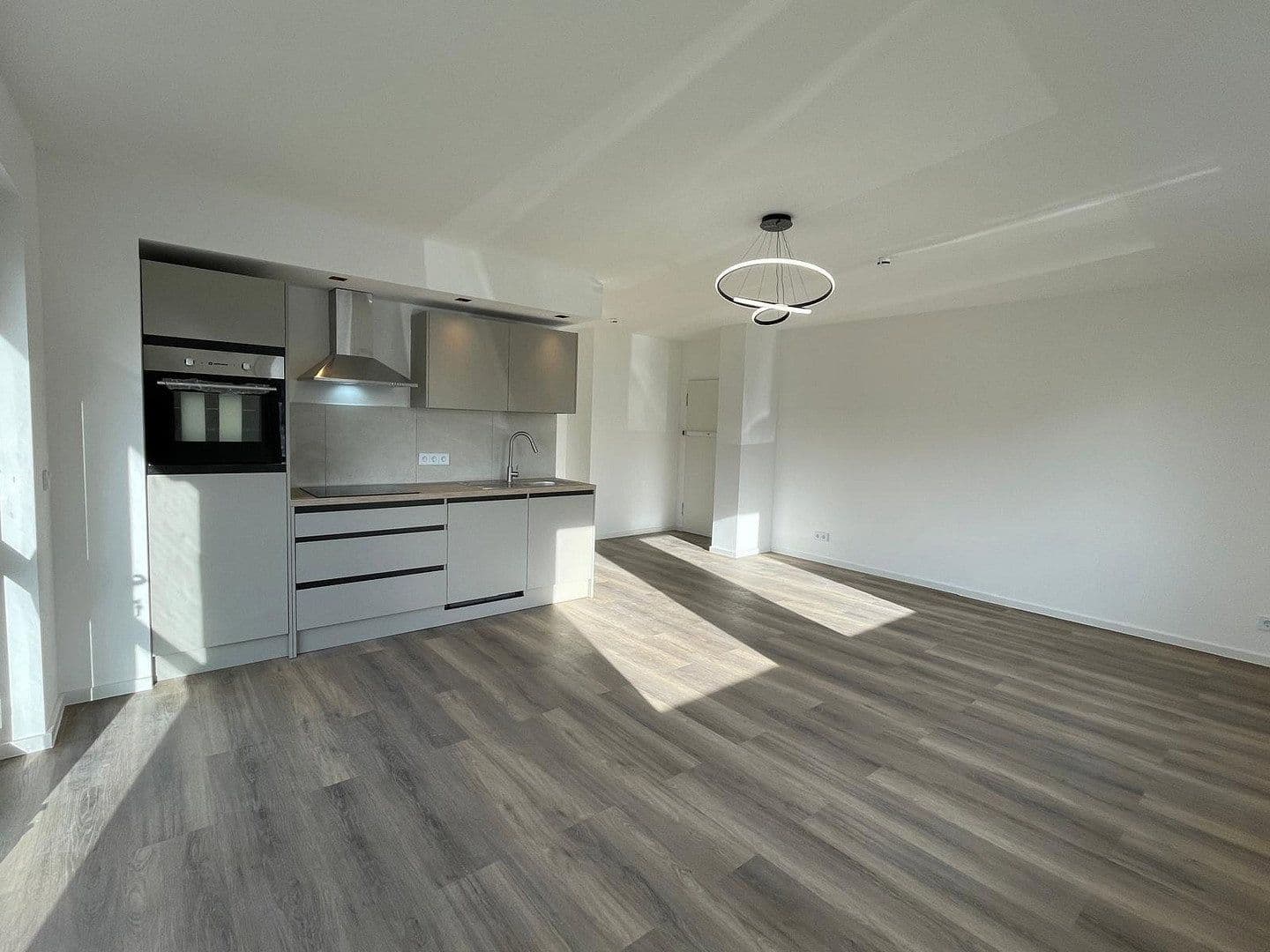 Pronájem bytu 2+1 56 m², Taunusstraße 7, Kerpen, Severní Porýní-Vestfálsko Pronájem bytu 2+1 56 m², Taunusstraße 7, Kerpen, Severní Porýní-Vestfálsko