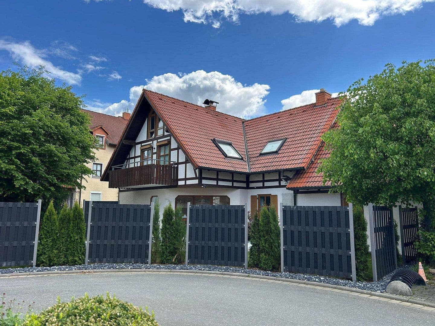 Pronájem bytu 4+1 116 m², Hutstraße 15, 18, Itzgrund, Bavorsko Pronájem bytu 4+1 116 m², Hutstraße 15, 18, Itzgrund, Bavorsko