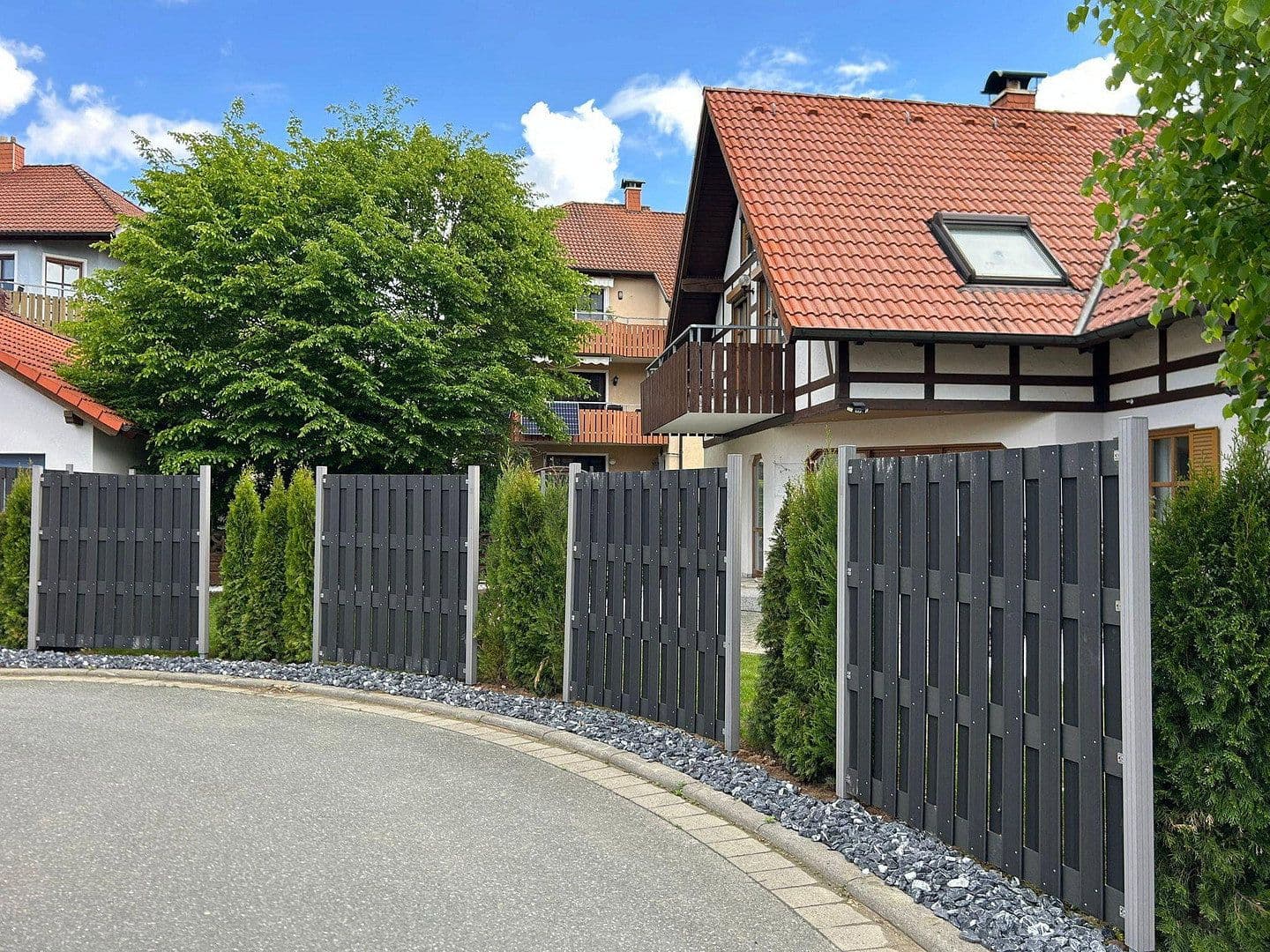 Pronájem bytu 4+1 116 m², Hutstraße 15, 18, Itzgrund, Bavorsko Pronájem bytu 4+1 116 m², Hutstraße 15, 18, Itzgrund, Bavorsko