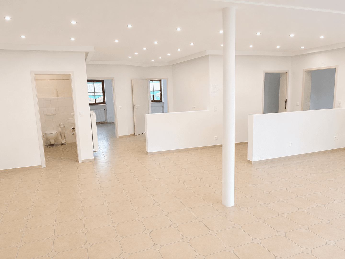 Pronájem bytu 4+1 116 m², Hutstraße 15, 18, Itzgrund, Bavorsko Pronájem bytu 4+1 116 m², Hutstraße 15, 18, Itzgrund, Bavorsko