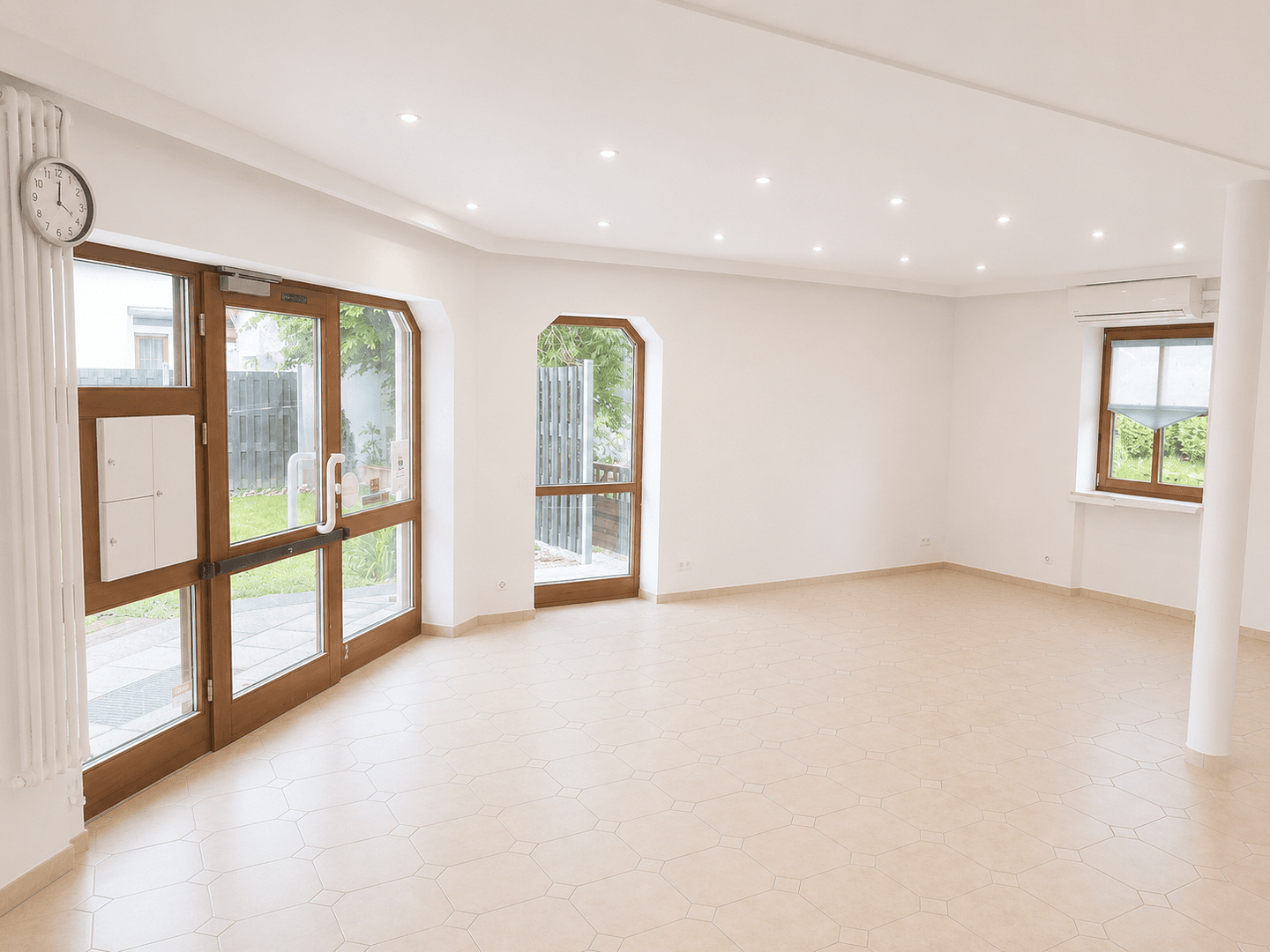 Pronájem bytu 4+1 116 m², Hutstraße 15, 18, Itzgrund, Bavorsko Pronájem bytu 4+1 116 m², Hutstraße 15, 18, Itzgrund, Bavorsko