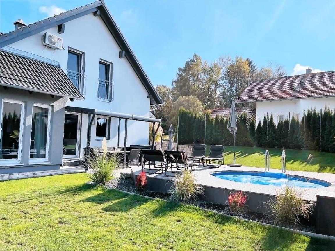 Prodej domu 180 m², pozemek 846 m², Kranewitweg 1, Freyung, Bavorsko Prodej domu 180 m², pozemek 846 m², Kranewitweg 1, Freyung, Bavorsko