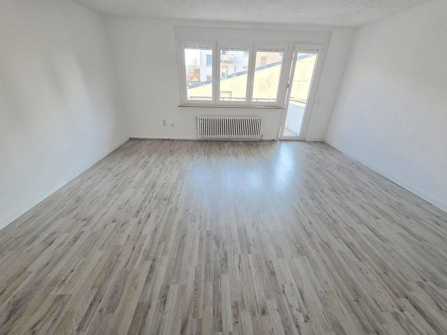 Pronájem bytu 2+1 68 m², Hohenstaufenstr. 56, Pforzheim, Bádensko-Württembersko Pronájem bytu 2+1 68 m², Hohenstaufenstr. 56, Pforzheim, Bádensko-Württembersko