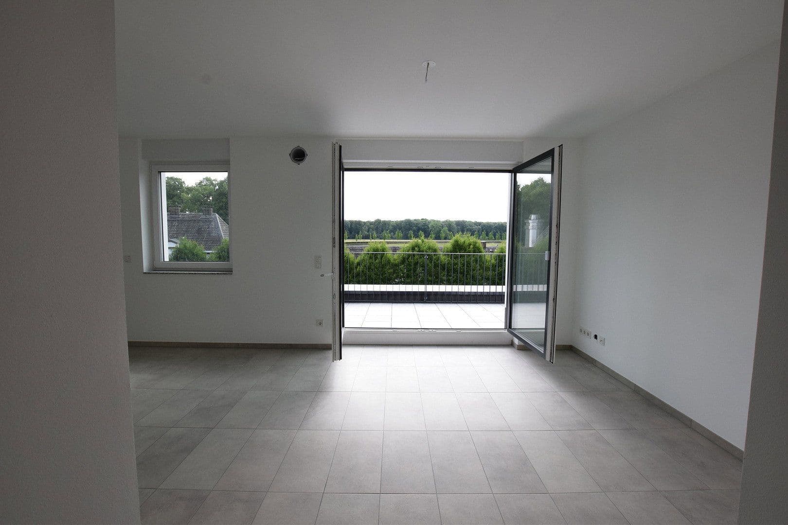 Pronájem bytu 1+1 55 m², Köln, Severní Porýní-Vestfálsko Pronájem bytu 1+1 55 m², Köln, Severní Porýní-Vestfálsko