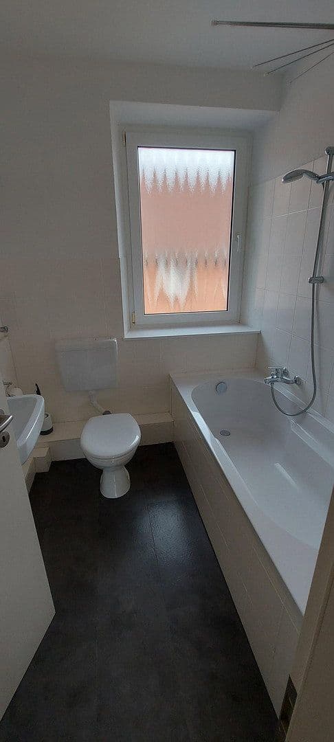 Pronájem bytu 2+1 55 m², Landau-Queichheim, Porýní-Falc Pronájem bytu 2+1 55 m², Landau-Queichheim, Porýní-Falc