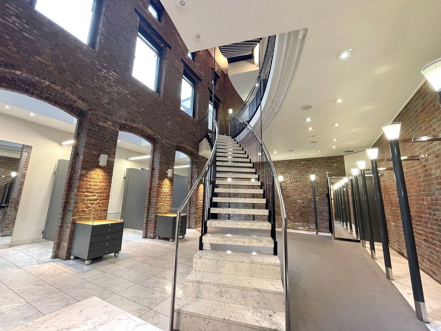 Pronájem nebytového prostoru 350 m², Mönchengladbach-Rheydt, Severní Porýní-Vestfálsko Pronájem nebytového prostoru 350 m², Mönchengladbach-Rheydt, Severní Porýní-Vestfálsko