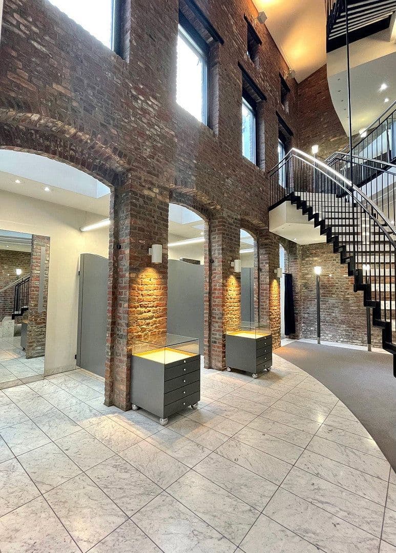 Pronájem nebytového prostoru 350 m², Mönchengladbach-Rheydt, Severní Porýní-Vestfálsko Pronájem nebytového prostoru 350 m², Mönchengladbach-Rheydt, Severní Porýní-Vestfálsko