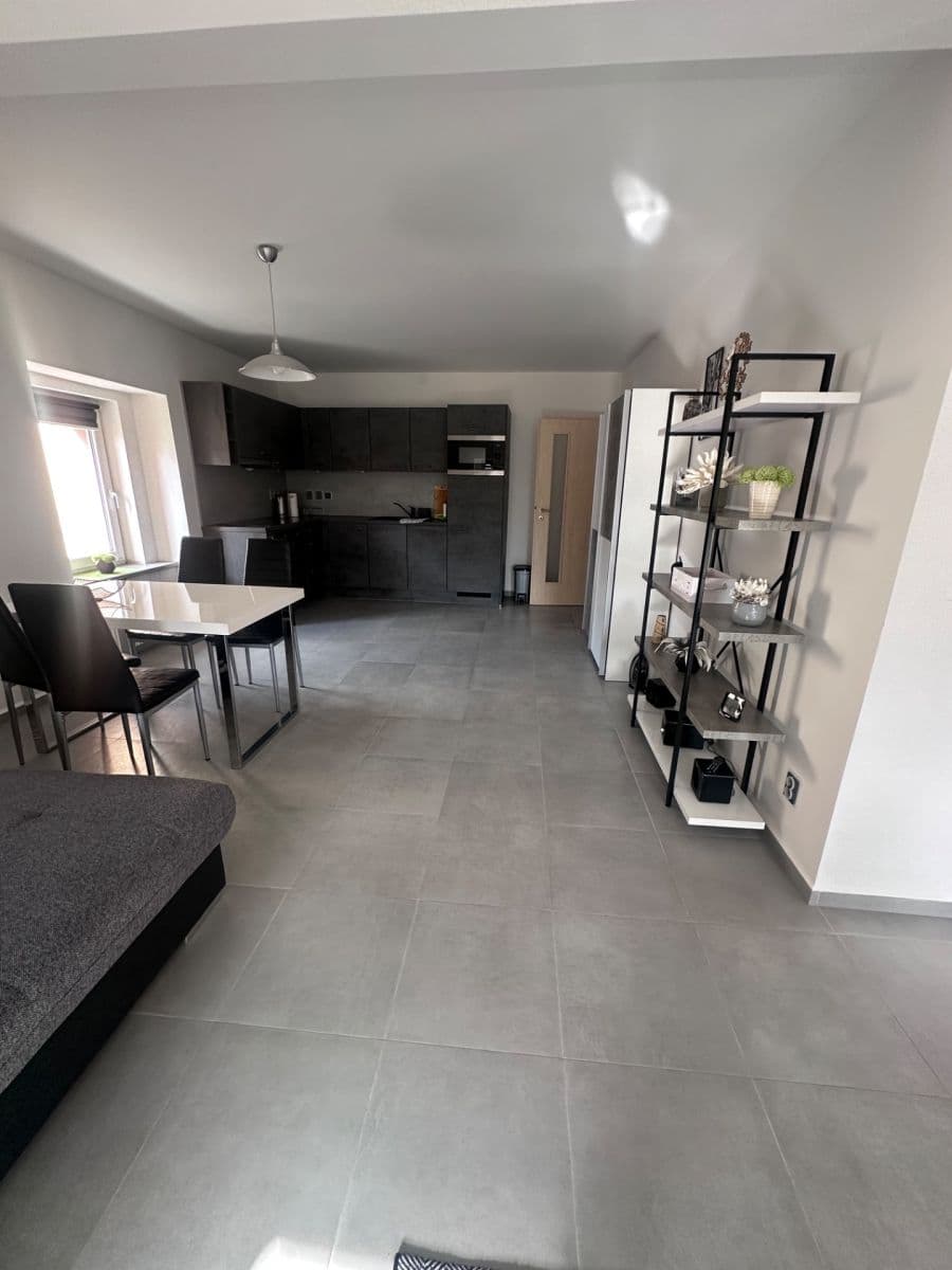 Pronájem bytu 1+1 67 m², nám. Republiky, Lázně Kynžvart, Karlovarský kraj Pronájem bytu 1+1 67 m², nám. Republiky, Lázně Kynžvart, Karlovarský kraj