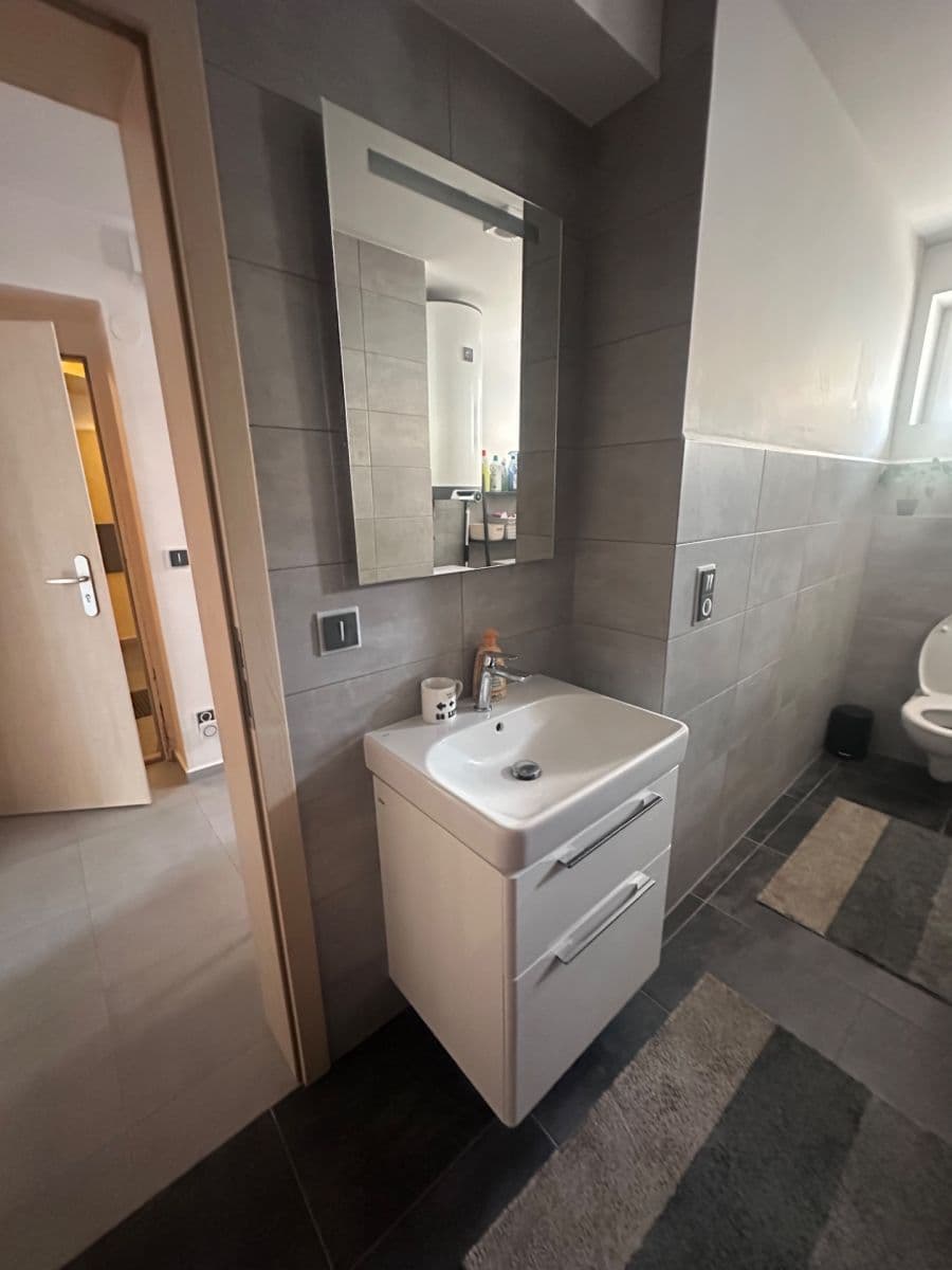 Pronájem bytu 1+1 67 m², nám. Republiky, Lázně Kynžvart, Karlovarský kraj Pronájem bytu 1+1 67 m², nám. Republiky, Lázně Kynžvart, Karlovarský kraj