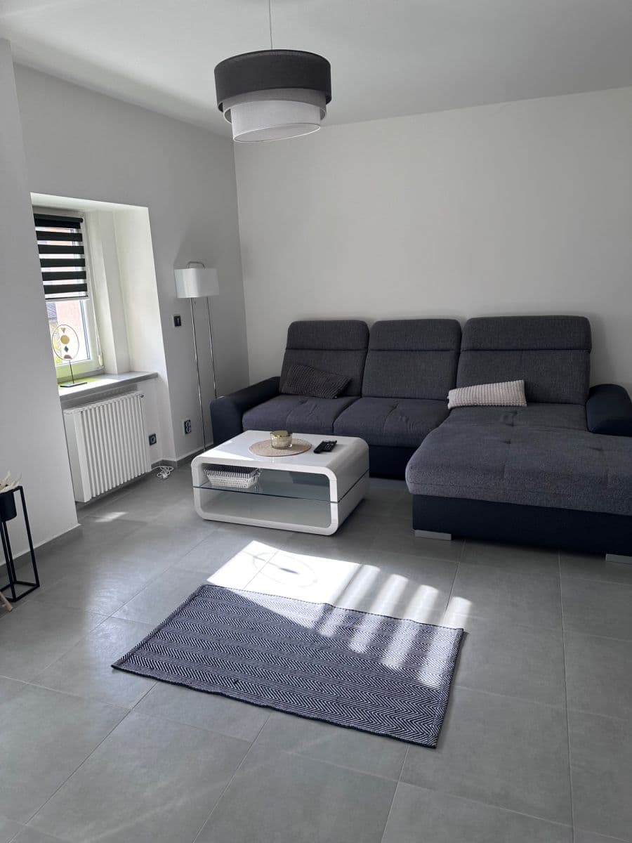 Pronájem bytu 1+1 67 m², nám. Republiky, Lázně Kynžvart, Karlovarský kraj Pronájem bytu 1+1 67 m², nám. Republiky, Lázně Kynžvart, Karlovarský kraj