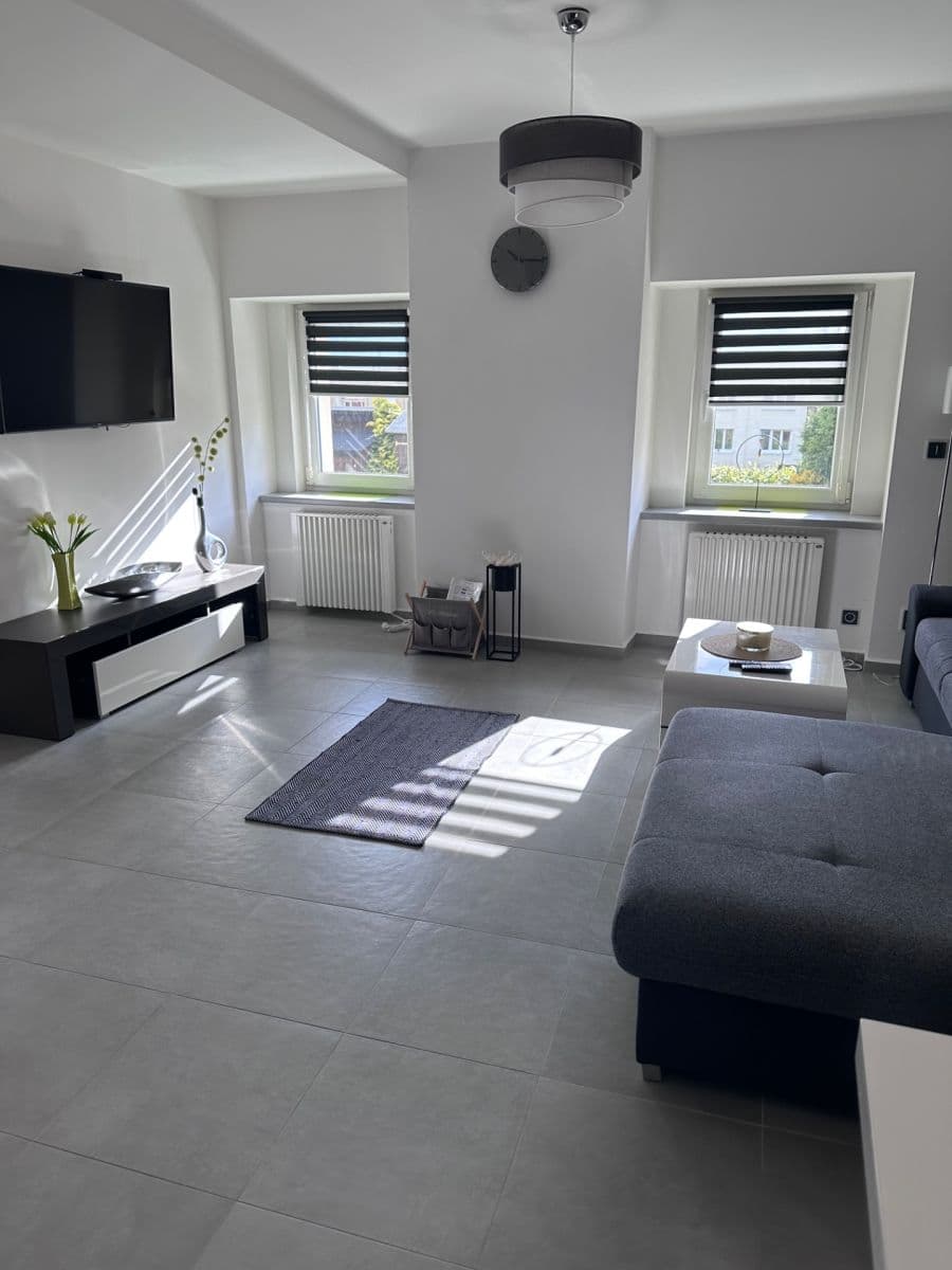 Pronájem bytu 1+1 67 m², nám. Republiky, Lázně Kynžvart, Karlovarský kraj Pronájem bytu 1+1 67 m², nám. Republiky, Lázně Kynžvart, Karlovarský kraj