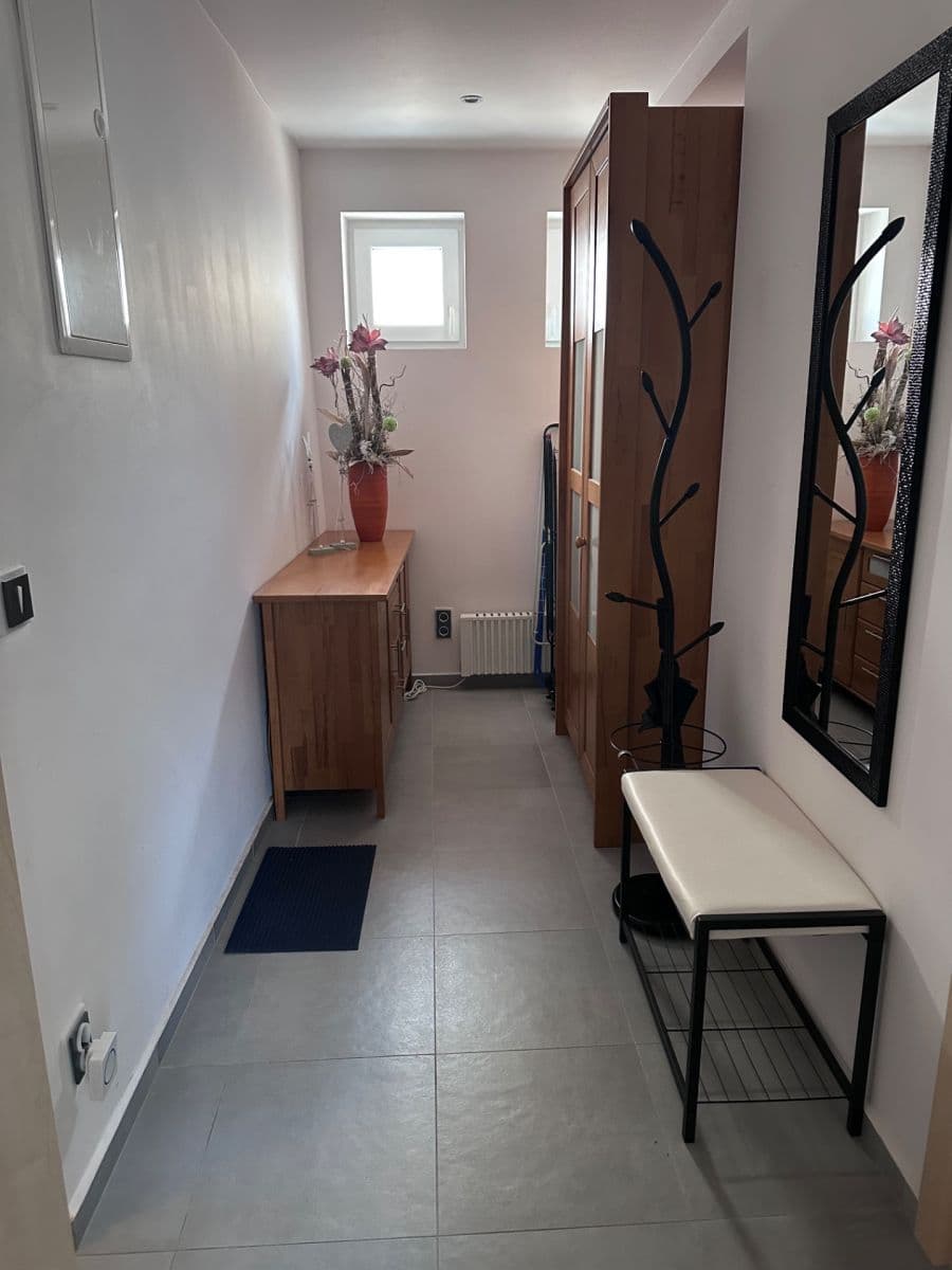 Pronájem bytu 1+1 67 m², nám. Republiky, Lázně Kynžvart, Karlovarský kraj Pronájem bytu 1+1 67 m², nám. Republiky, Lázně Kynžvart, Karlovarský kraj