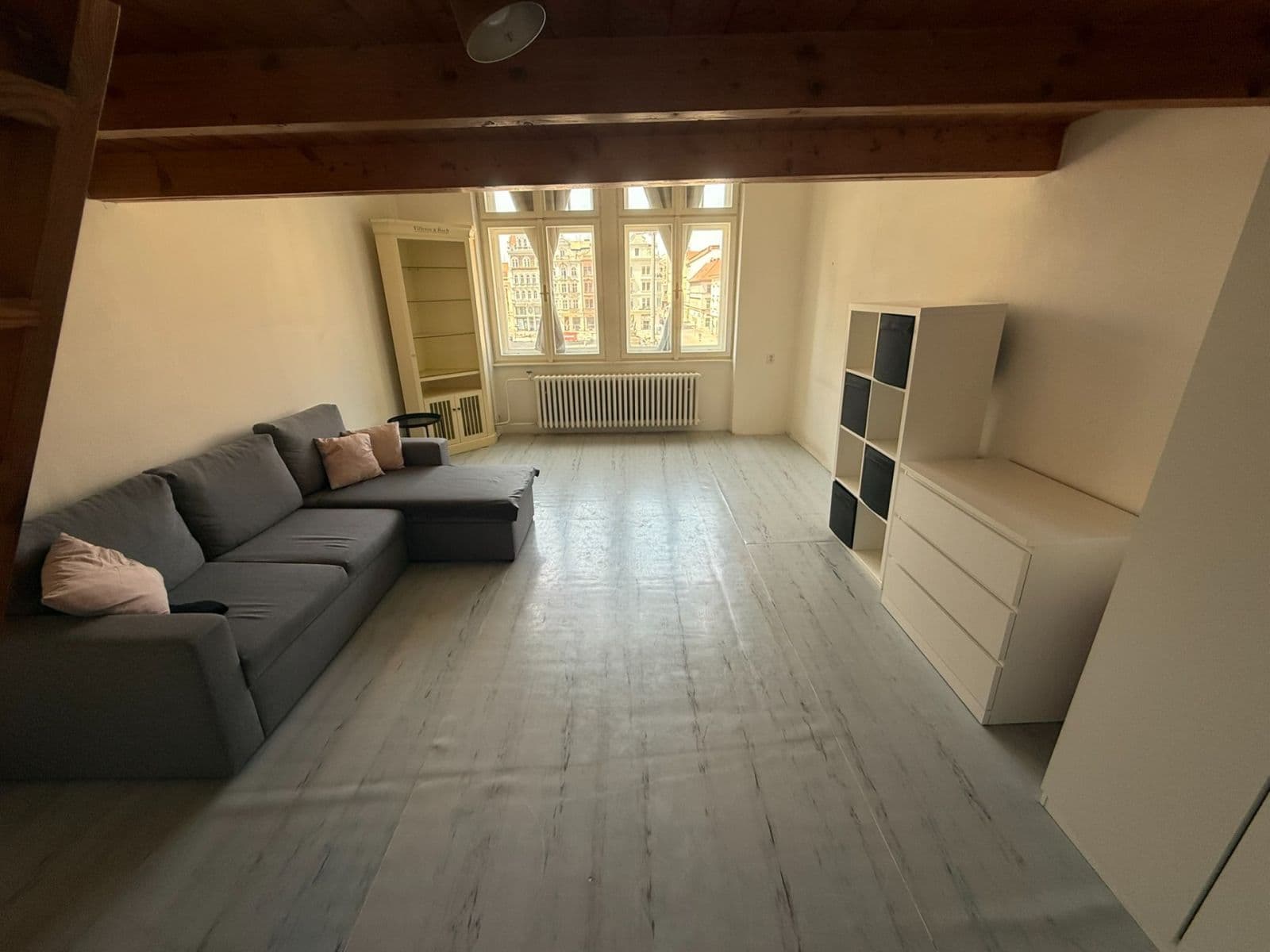 Pronájem bytu 1+1 49 m², náměstí Republiky, Plzeň, Plzeňský kraj Pronájem bytu 1+1 49 m², náměstí Republiky, Plzeň, Plzeňský kraj