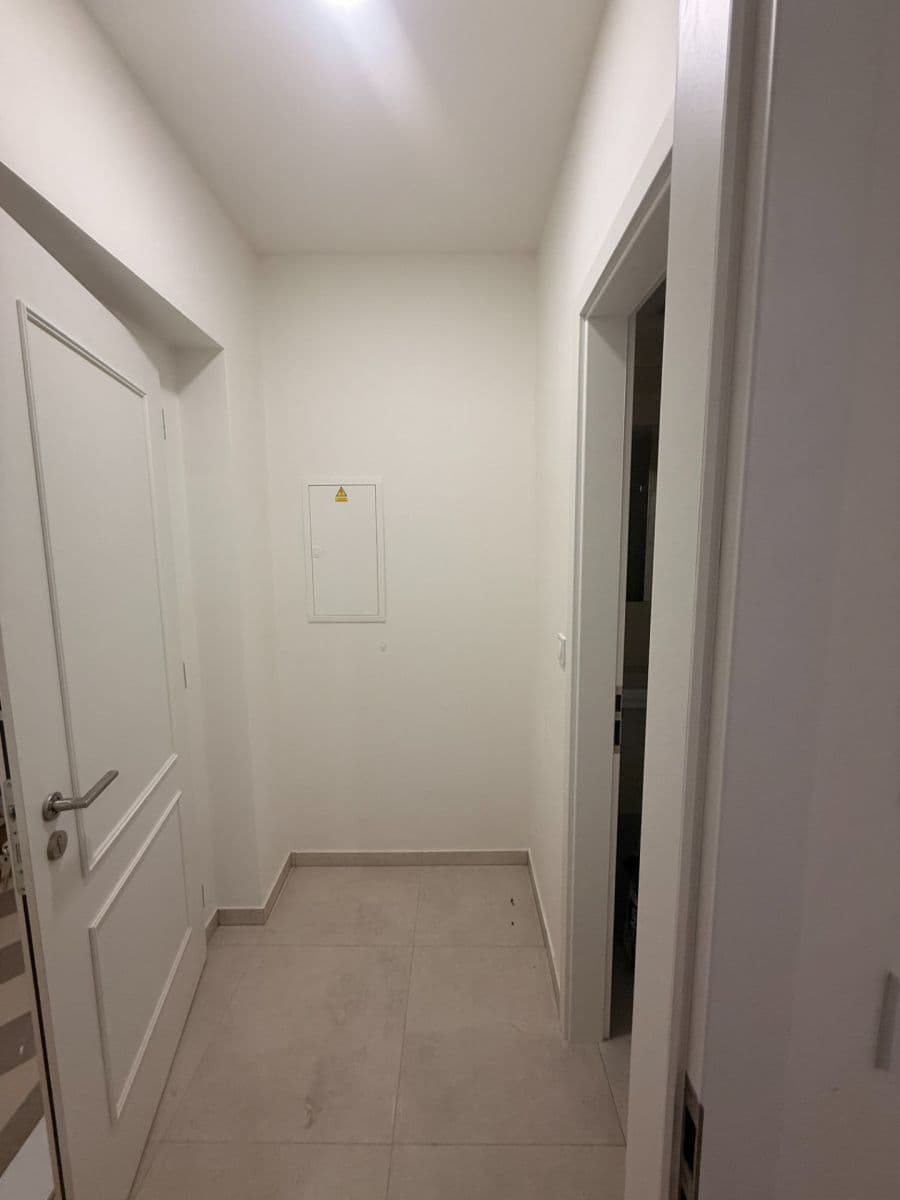 Pronájem bytu 1+kk 20 m², Soukenická, Praha, Praha Pronájem bytu 1+kk 20 m², Soukenická, Praha, Praha