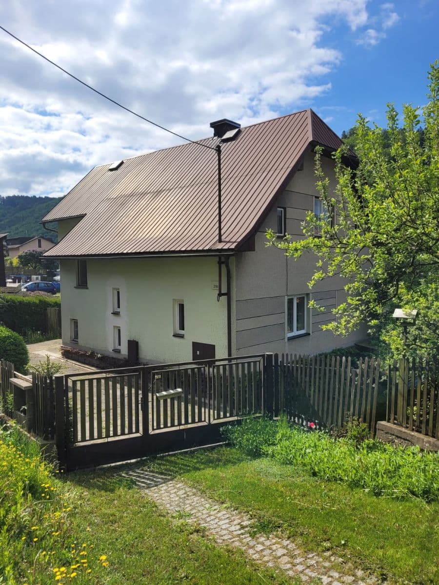 Prodej domu 220 m², pozemek 995 m², V Zátiší, Hanušovice, Olomoucký kraj Prodej domu 220 m², pozemek 995 m², V Zátiší, Hanušovice, Olomoucký kraj