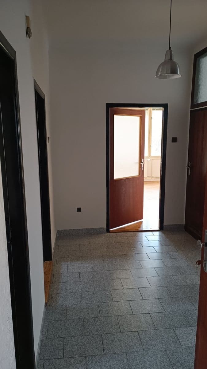 Pronájem bytu 3+1 89 m², Kapitána Jaroše, Plzeň, Plzeňský kraj Pronájem bytu 3+1 89 m², Kapitána Jaroše, Plzeň, Plzeňský kraj