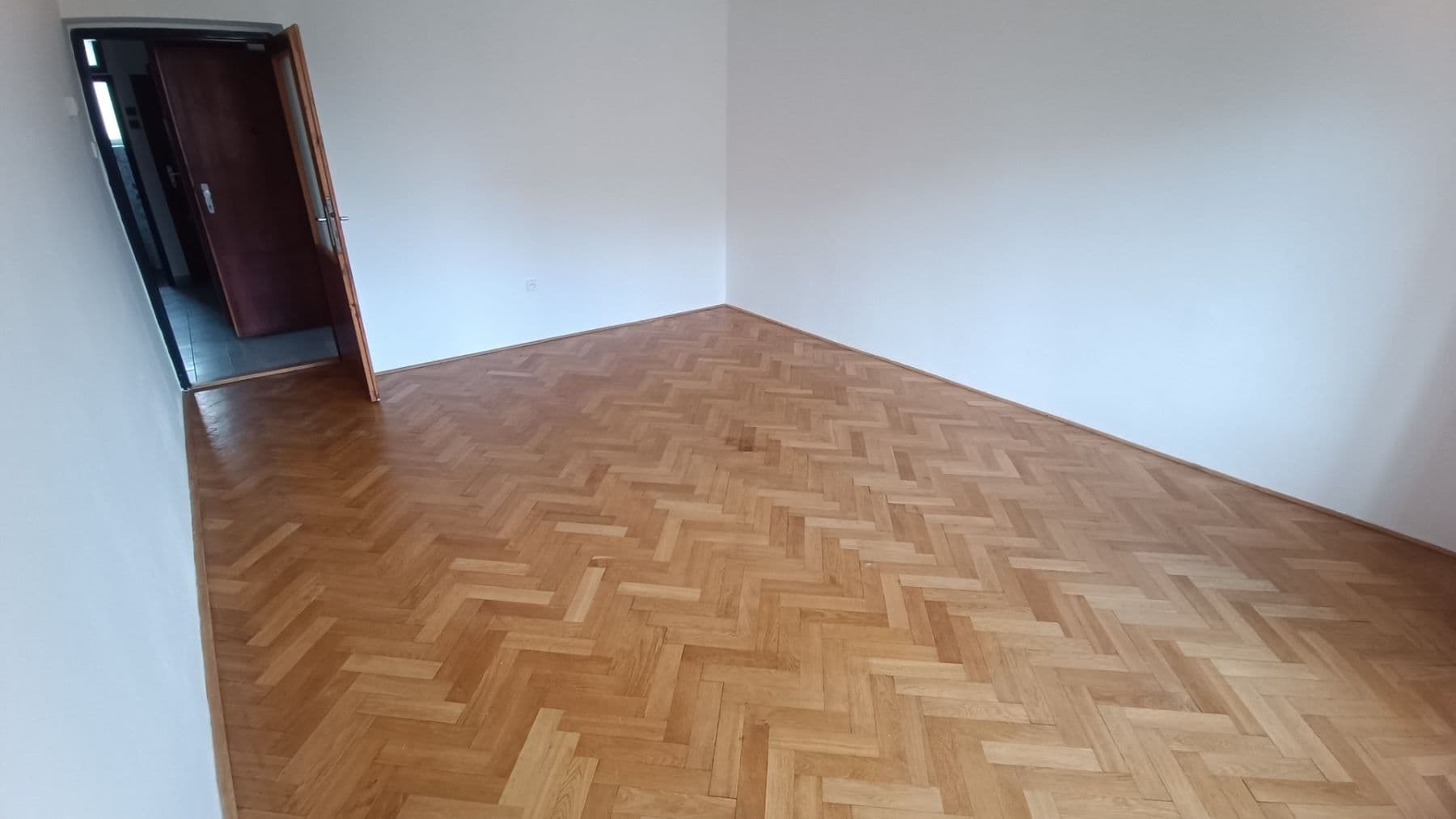 Pronájem bytu 3+1 89 m², Kapitána Jaroše, Plzeň, Plzeňský kraj Pronájem bytu 3+1 89 m², Kapitána Jaroše, Plzeň, Plzeňský kraj