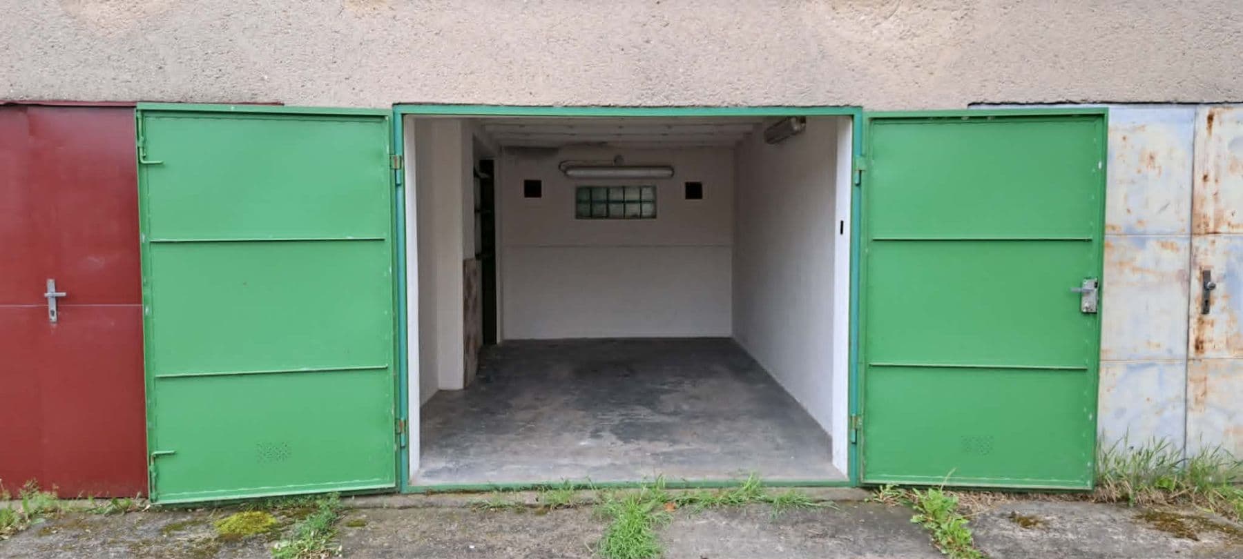 Pronájem garáže 19 m², Rajhradská, Brno, Jihomoravský kraj Pronájem garáže 19 m², Rajhradská, Brno, Jihomoravský kraj