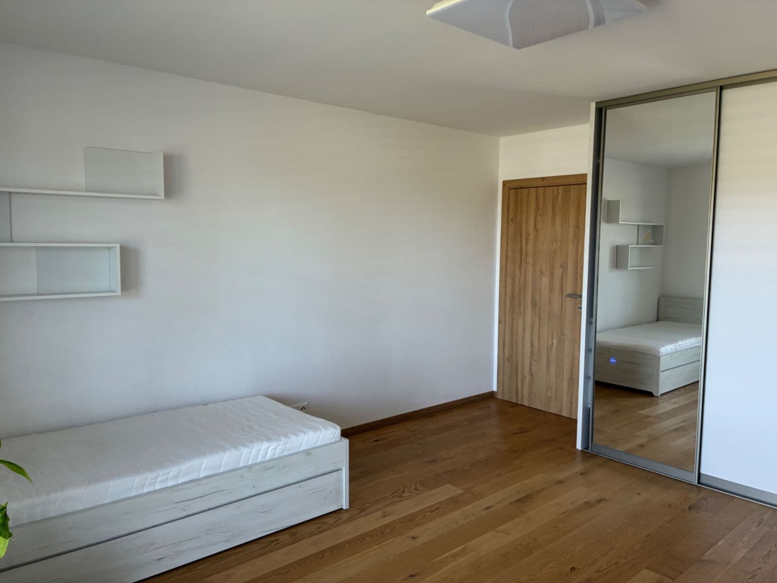 Pronájem domu 180 m², pozemek 100 m², Skalka nad Váhom, Trenčiansky kraj Pronájem domu 180 m², pozemek 100 m², Skalka nad Váhom, Trenčiansky kraj