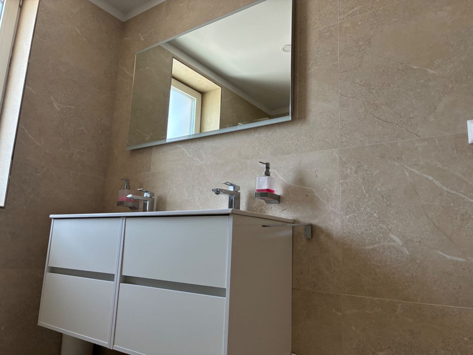 Pronájem domu 180 m², pozemek 100 m², Skalka nad Váhom, Trenčiansky kraj Pronájem domu 180 m², pozemek 100 m², Skalka nad Váhom, Trenčiansky kraj