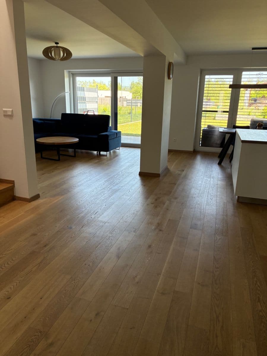 Pronájem domu 180 m², pozemek 100 m², Skalka nad Váhom, Trenčiansky kraj Pronájem domu 180 m², pozemek 100 m², Skalka nad Váhom, Trenčiansky kraj