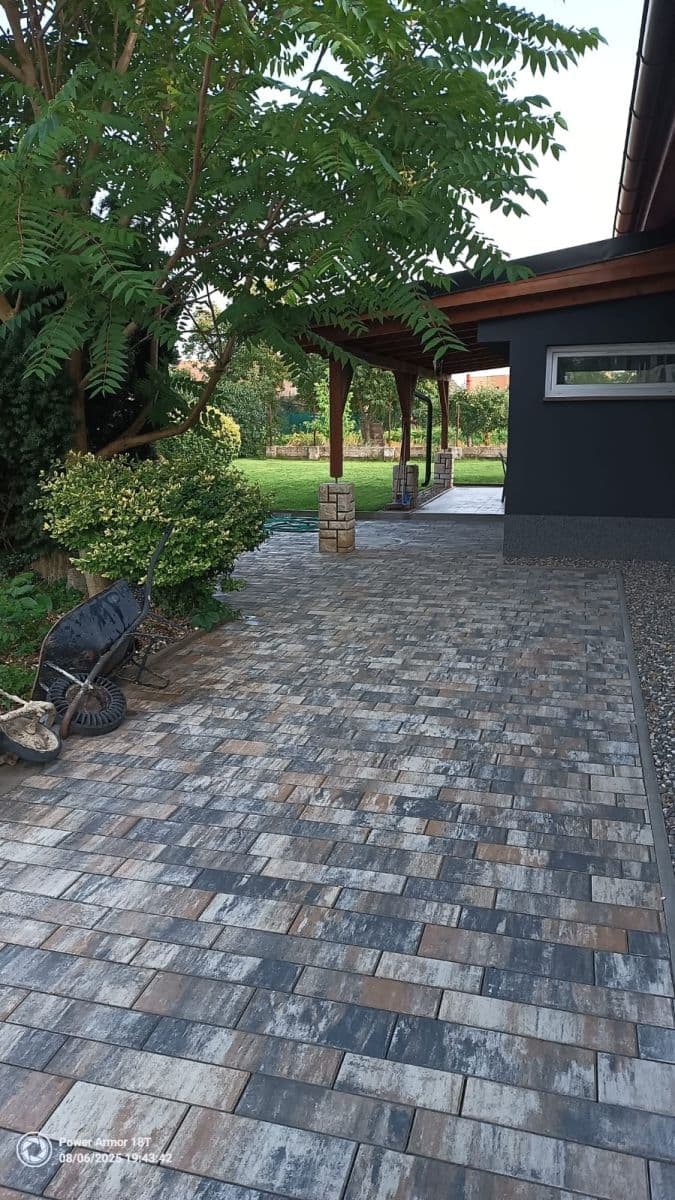 Prodej domu 185 m², pozemek 417 m², Ke Hřišti, Hrobce, Ústecký kraj Prodej domu 185 m², pozemek 417 m², Ke Hřišti, Hrobce, Ústecký kraj