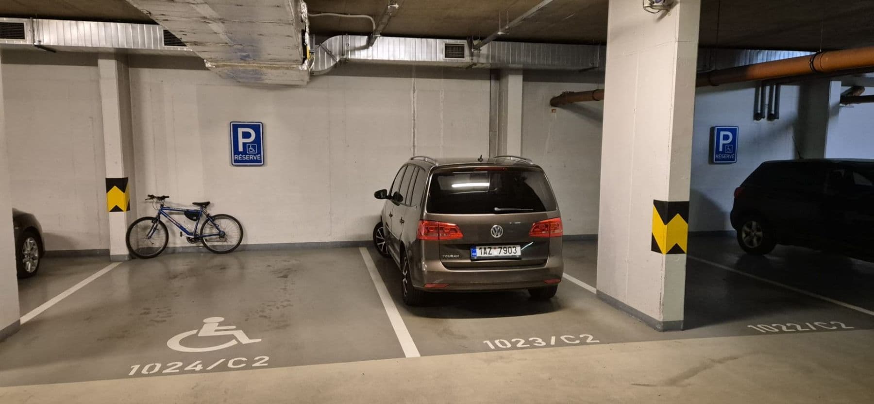 Pronájem garáže 13 m², Pod Harfou, Praha, Praha Pronájem garáže 13 m², Pod Harfou, Praha, Praha