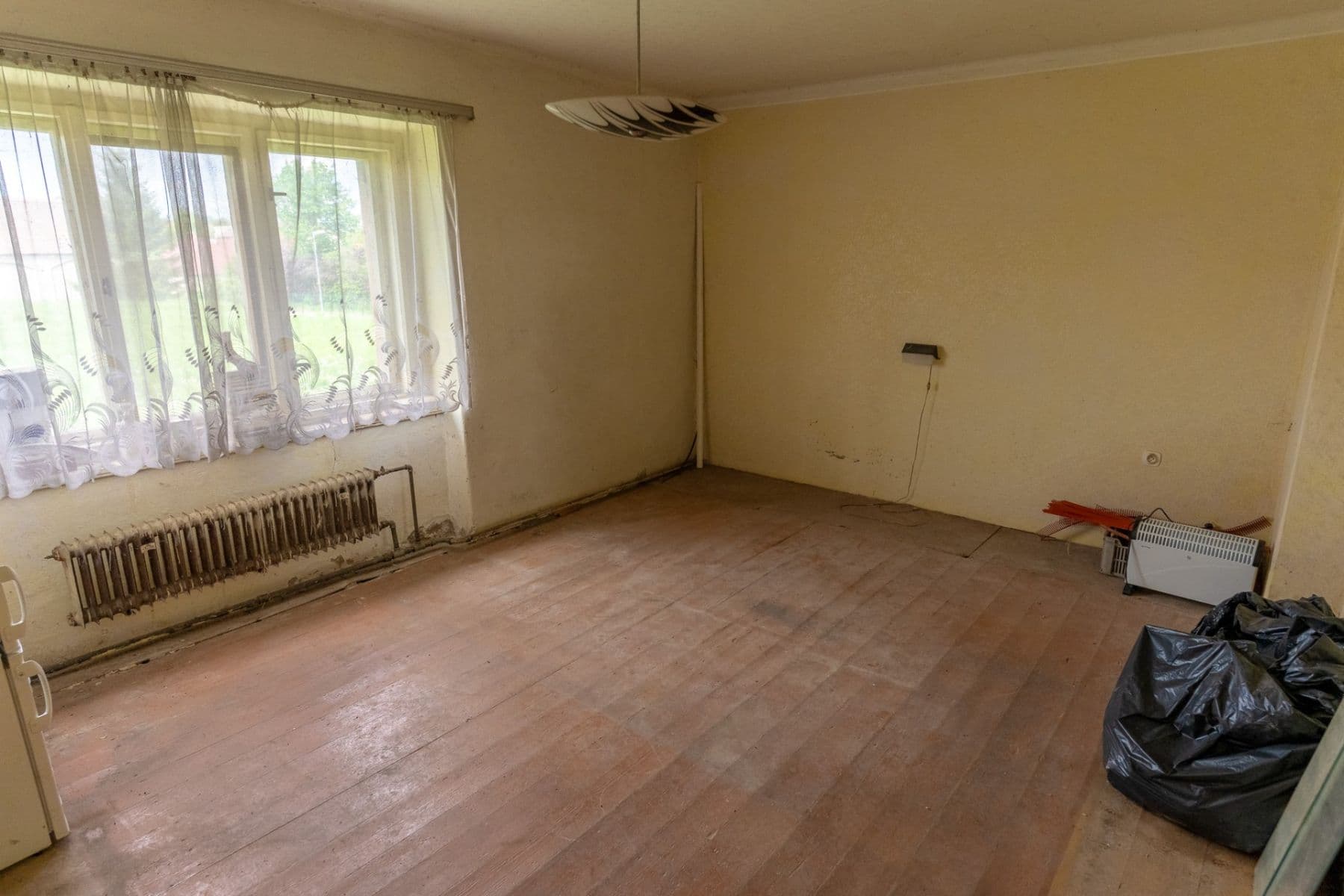 Prodej domu 200 m², pozemek 2.861 m², Děčany, Ústecký kraj Prodej domu 200 m², pozemek 2.861 m², Děčany, Ústecký kraj