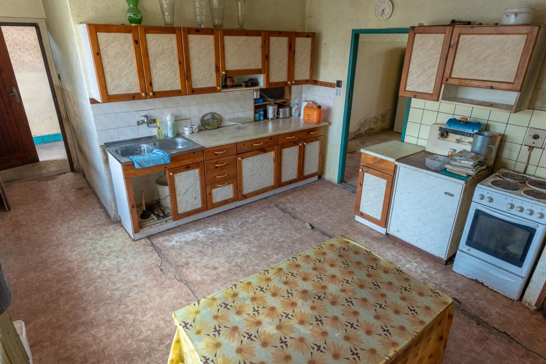Prodej domu 200 m², pozemek 2.861 m², Děčany, Ústecký kraj Prodej domu 200 m², pozemek 2.861 m², Děčany, Ústecký kraj